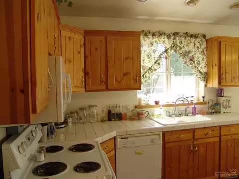 1229 Fred Mahn Rd, La Pine, OR 97739 photo 6