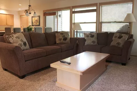 57405 Beaver Ridge Loop, Sunriver, OR 97707 photo 4