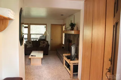 57405 Beaver Ridge Loop, Sunriver, OR 97707 photo 3
