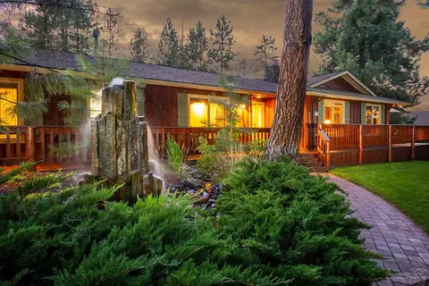 61193 Hitching Post Ln, Bend, OR 97702 photo 3