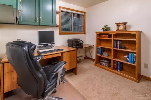 61193 Hitching Post Ln, Bend, OR 97702 photo 7