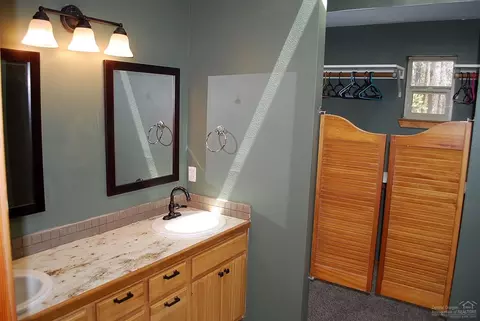 56446 Solar Dr, Bend, OR 97707 photo 7