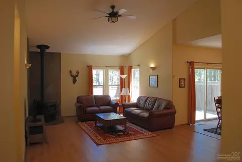 56446 Solar Dr, Bend, OR 97707 photo 5