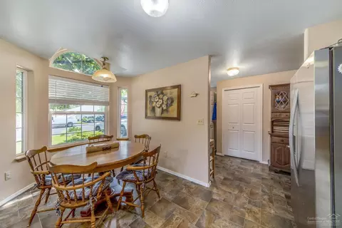 2357 NE Moonlight Dr, Bend, OR 97701 photo 6