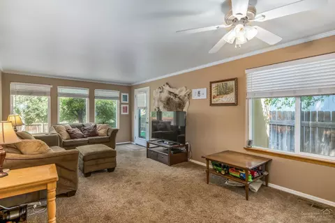 2357 NE Moonlight Dr, Bend, OR 97701 photo 7