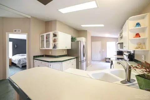 16950 Kasserman Dr, Bend, OR 97707 photo 13