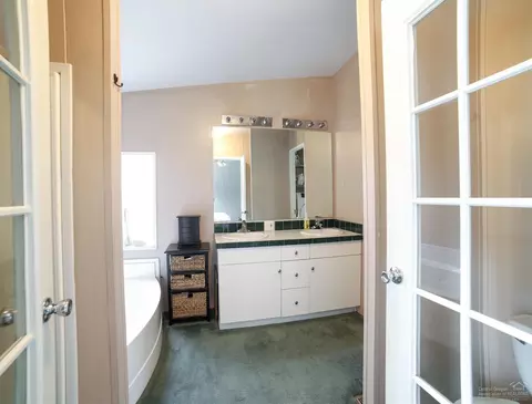 16950 Kasserman Dr, Bend, OR 97707 photo 10