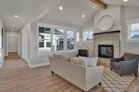 1646 NW Fields St, Bend, OR 97703 photo 6
