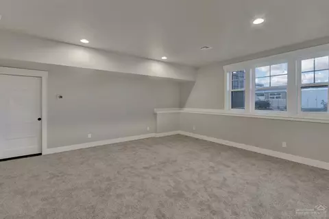 1646 NW Fields St, Bend, OR 97703 photo 22