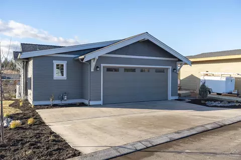 1646 NW Fields St, Bend, OR 97703 photo 24