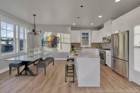 1646 NW Fields St, Bend, OR 97703 photo 7
