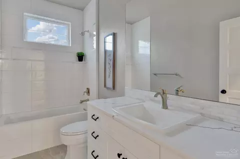 1646 NW Fields St, Bend, OR 97703 photo 13