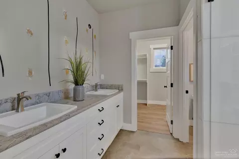 1646 NW Fields St, Bend, OR 97703 photo 20