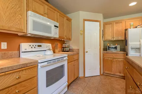 52619 Ammon Rd, La Pine, OR 97739 photo 10