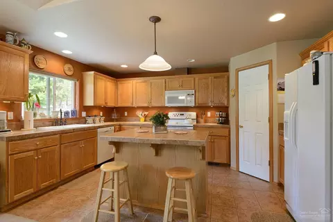 52619 Ammon Rd, La Pine, OR 97739 photo 11