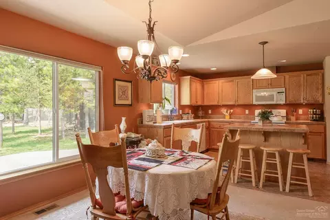 52619 Ammon Rd, La Pine, OR 97739 photo 8