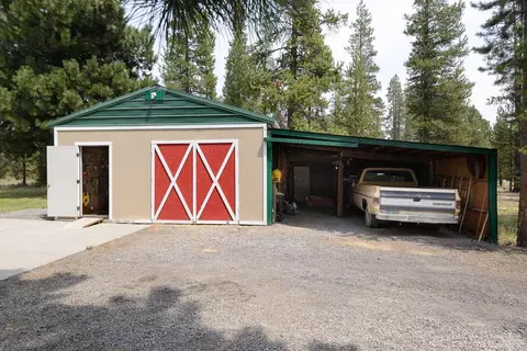 52619 Ammon Rd, La Pine, OR 97739 photo 3