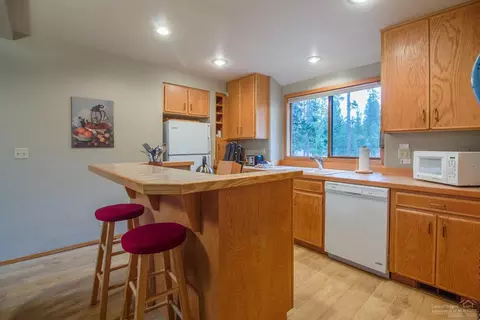 57677 Poplar Ln, Sunriver, OR 97707 photo 6