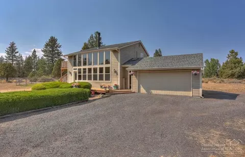 59985 Edmonton Dr, Bend, OR 97702 photo 2