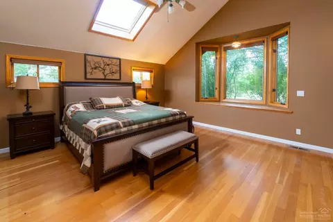17340 Mink Ct, Bend, OR 97707 photo 4