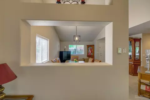 20020 Powers Rd, Bend, OR 97702 photo 11