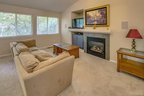20020 Powers Rd, Bend, OR 97702 photo 9