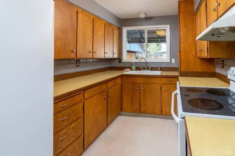 20039 Beaver Ln, Bend, OR 97703 photo 12