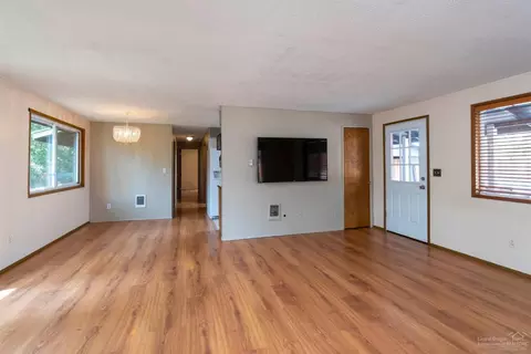 20039 Beaver Ln, Bend, OR 97703 photo 8