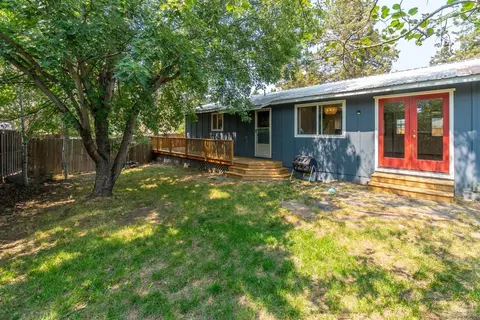 20039 Beaver Ln, Bend, OR 97703 photo 2