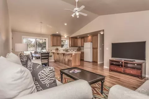 64506 Daniel Ct, Bend, OR 97701 photo 6