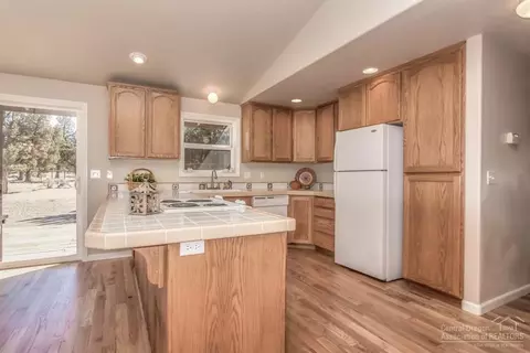 64506 Daniel Ct, Bend, OR 97701 photo 8