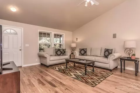 64506 Daniel Ct, Bend, OR 97701 photo 4