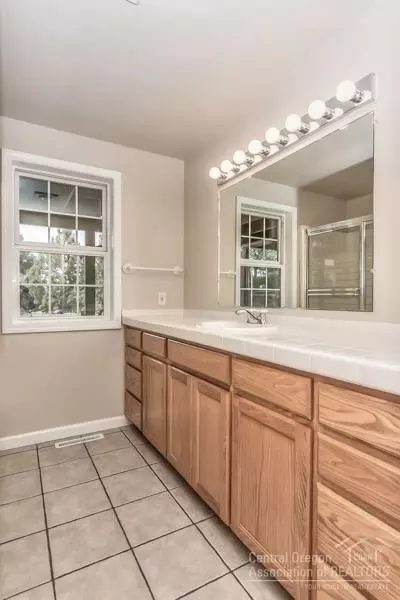 64506 Daniel Ct, Bend, OR 97701 photo 12