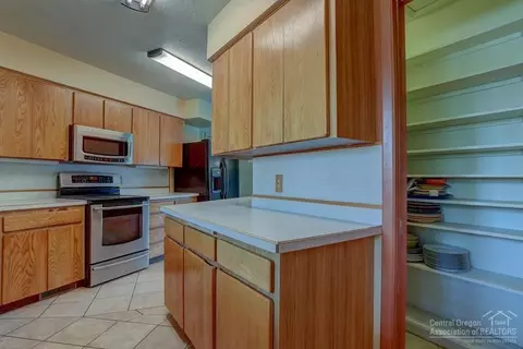 21135 Clairaway Ave, Bend, OR 97702 photo 8
