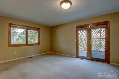 21135 Clairaway Ave, Bend, OR 97702 photo 10