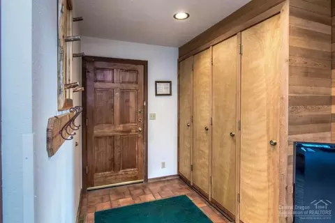 57328 Beaver Ridge Loop, Sunriver, OR 97707 photo 3
