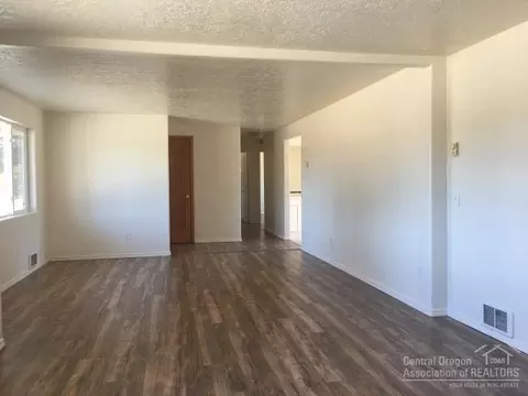 23084 Mcgrath Rd, Bend, OR 97701 photo 6