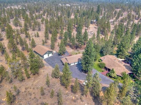 67367 Trout Ln, Bend, OR 97703 photo 2