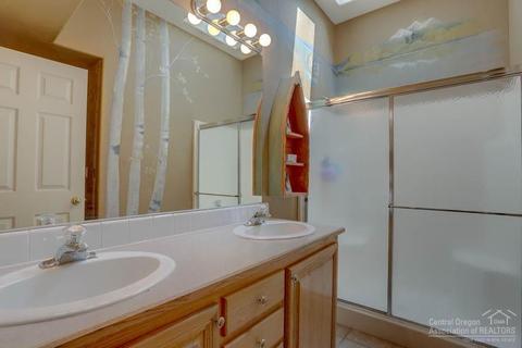 67367 Trout Ln, Bend, OR 97703 photo 13