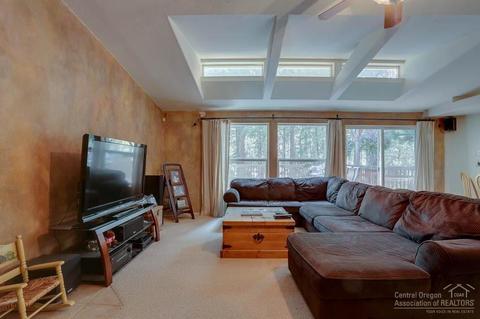 67367 Trout Ln, Bend, OR 97703 photo 4