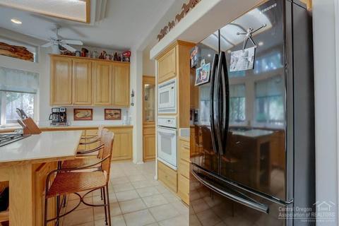 67367 Trout Ln, Bend, OR 97703 photo 8