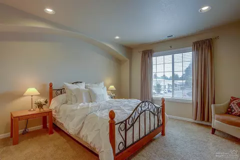 63131 Britta St, Bend, OR 97703 photo 13