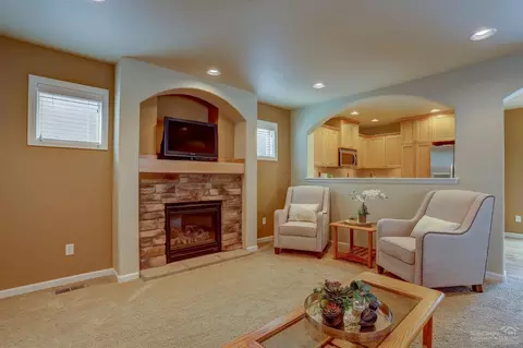 63131 Britta St, Bend, OR 97703 photo 5