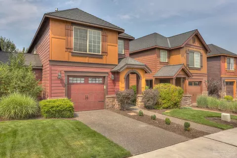 63131 Britta St, Bend, OR 97703 photo 2