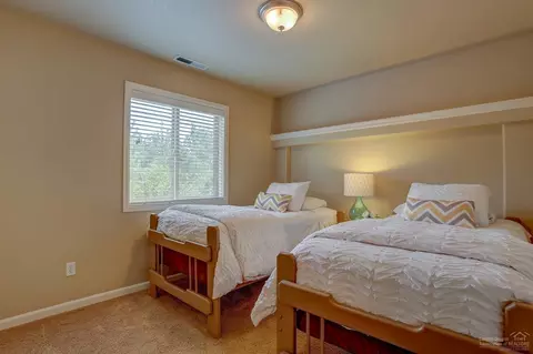 63131 Britta St, Bend, OR 97703 photo 16