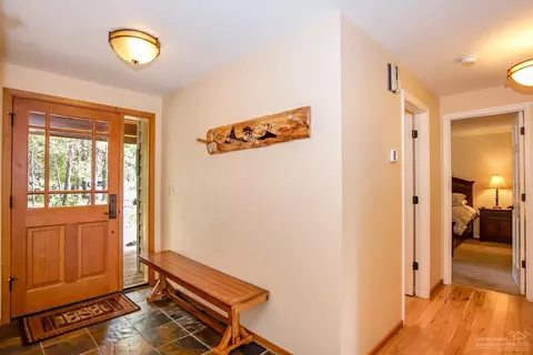 57766 Cherrywood Ln, Sunriver, OR 97707 photo 3