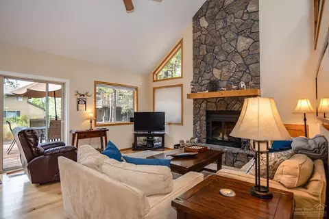 57766 Cherrywood Ln, Sunriver, OR 97707 photo 4