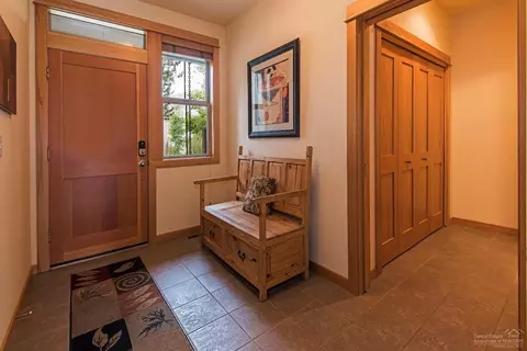 57166 Evergreen Loop, Sunriver, OR 97707 photo 3