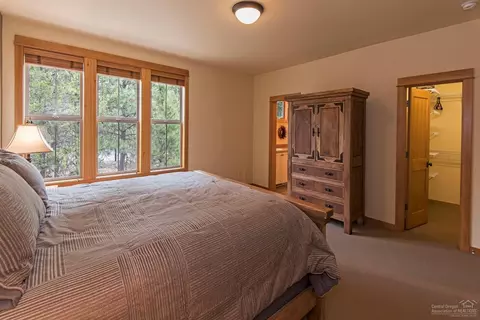 57166 Evergreen Loop, Sunriver, OR 97707 photo 8