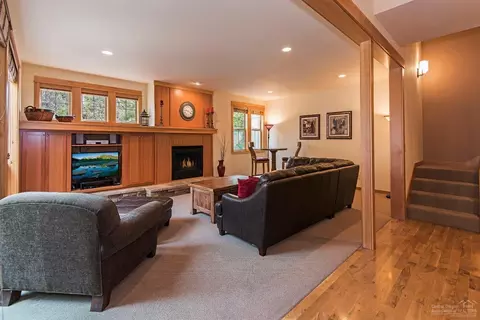 57166 Evergreen Loop, Sunriver, OR 97707 photo 1